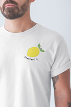 Charger l'image dans la galerie, modele-homme-barbu-tshirt-fruit-blanc-citron-ohmyfruits-tatouage