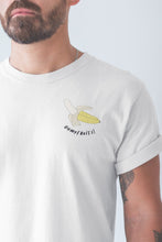 Charger l'image dans la galerie, modele-homme-barbu-tshirt-fruit-blanc-banane-ohmyfruits-tatouage