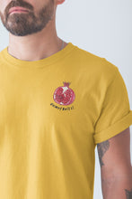 Charger l'image dans la galerie, modele-homme-barbu-tshirt-fruit-jaune-grenade-ohmyfruits-tatouage