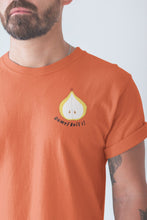 Charger l'image dans la galerie, modele-homme-barbu-tshirt-fruit-orange-poire-ohmyfruits-tatouage