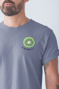 modele-homme-barbu-tshirt-fruit-indigo-kiwi-ohmyfruits-tatouage